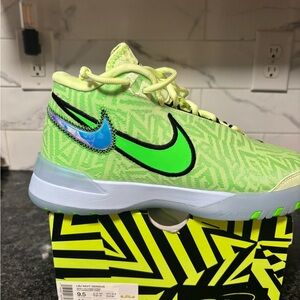 Brand New LeBron NXXT Genisus Size 9.5